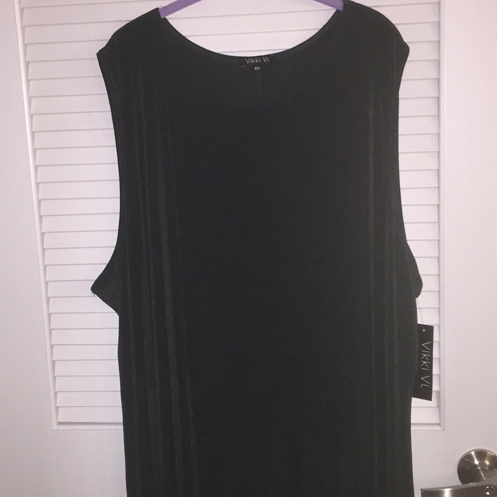 Vikki Vi 4x maxi dress 54” long, sleeveless. Green